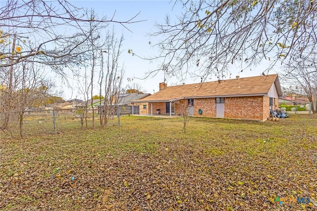 view of yard with a patio