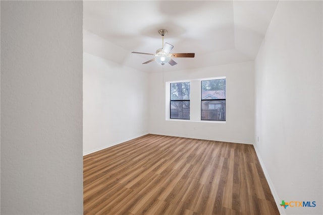 unfurnished room featuring wood-type flooring and ceiling fan