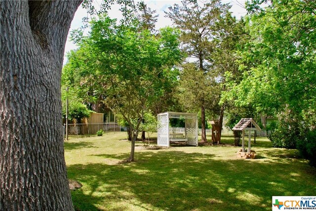 304 W Kerr St, Moulton, TX 77975 - photo 5