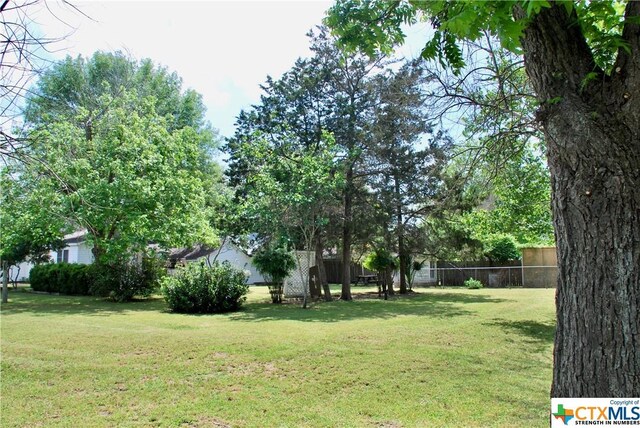 304 W Kerr St, Moulton, TX 77975 - photo 10