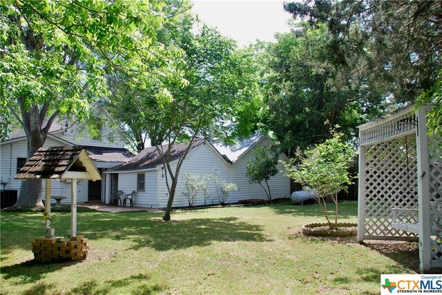 304 W Kerr St, Moulton, TX 77975 - photo 11