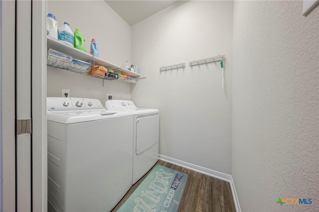 7624 Copper Creek Trl, Temple, TX 76502 - laundry room featuring washing machine and dryer, wood finished floors, and baseboards