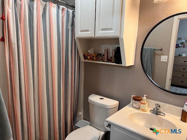 2800 S 3- A St, Waco, TX 76706 - full bathroom with vanity and toilet