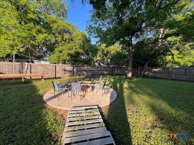 2800 S 3- A St, Waco, TX 76706 - view of yard with a patio area