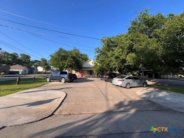 2800 S 3- A St, Waco, TX 76706 - view of concrete road