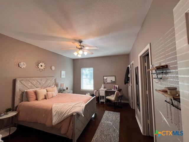 2800 S 3- A St, Waco, TX 76706 - bedroom featuring dark wood-style flooring and ceiling fan