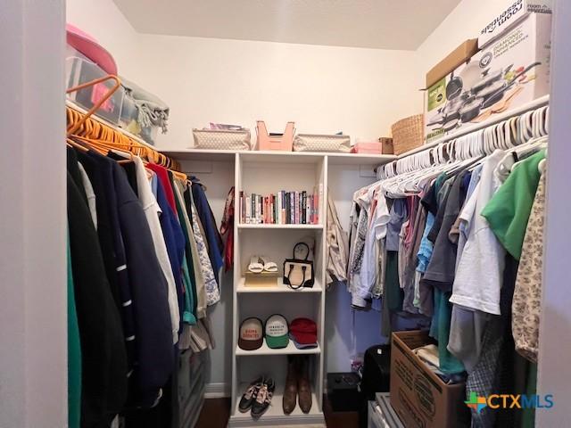 2800 S 3- A St, Waco, TX 76706 - view of walk in closet