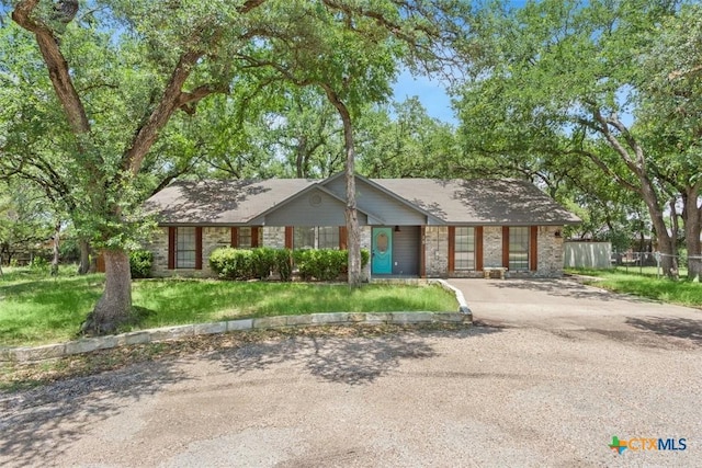 15 Willow Ct, Belton, TX 76513 - view of front of house with driveway and brick siding