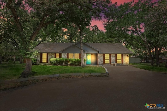 15 Willow Ct, Belton, TX 76513 - view of front of house featuring driveway and stone siding