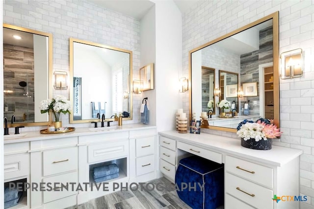 435 Nash Way, New Braunfels, TX 78130 - bathroom featuring vanity