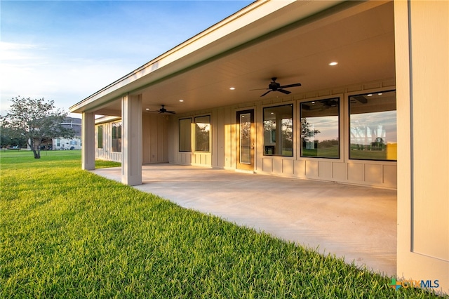 view of patio with ceiling fan