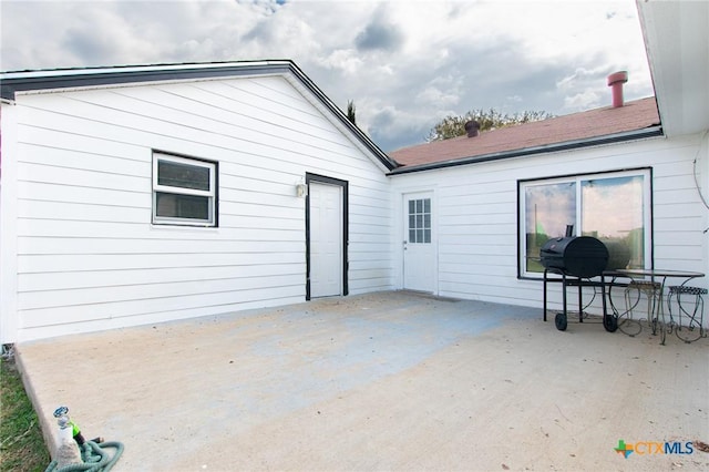 4417 S Pea Ridge Rd, Temple, TX 76502 - back of property with a patio area