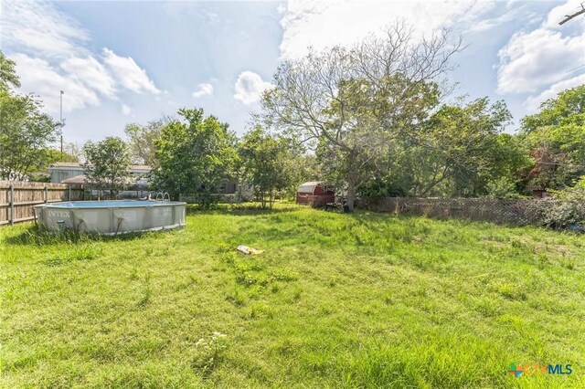 401 Walnut St, Hallettsville, TX 77964 - view of yard