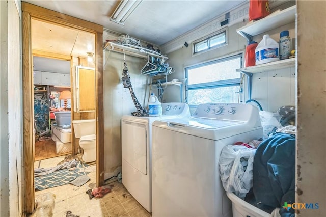 401 Walnut St, Hallettsville, TX 77964 - laundry area featuring washer and clothes dryer