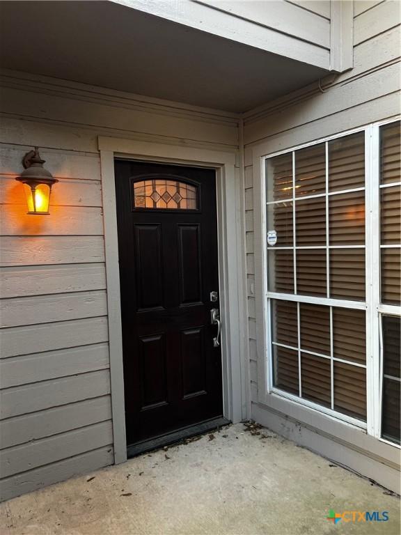 view of property entrance