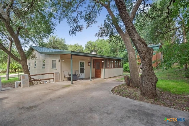 13242 Estate Trl, Belton, TX 76513 - view of front of house featuring a sunroom