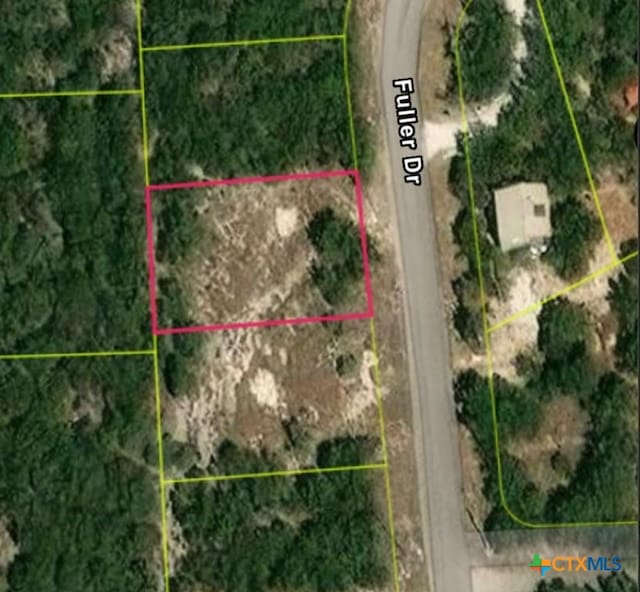 2041 Fuller Dr, Canyon Lake, TX 78133