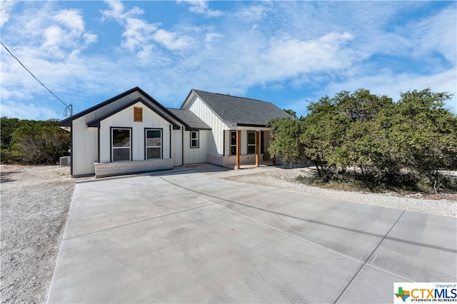 view of modern farmhouse