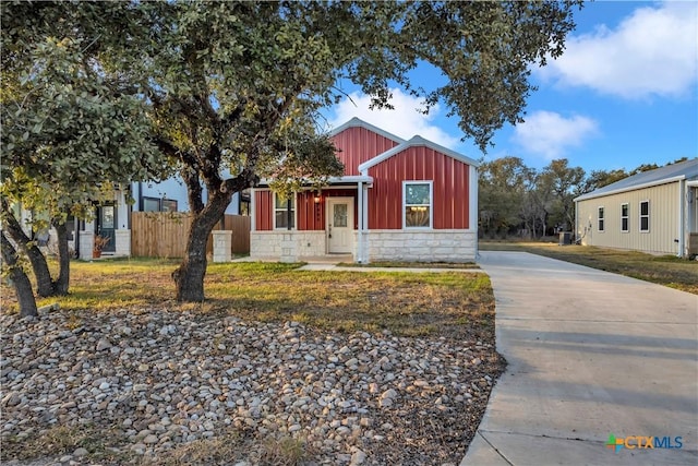 view of front of home