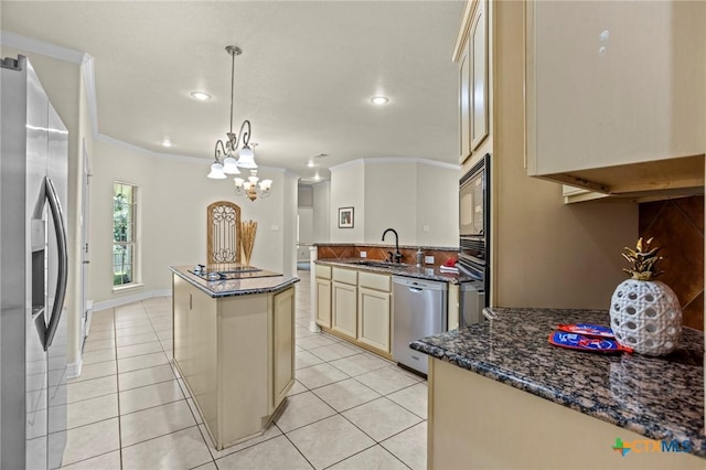 402 Prospector Trl, Harker Heights, TX 76548 - kitchen featuring black appliances, cream cabinets, a chandelier, backsplash, and crown molding