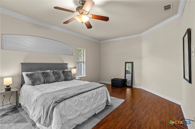402 Prospector Trl, Harker Heights, TX 76548 - bedroom with wood finished floors, ornamental molding, and a ceiling fan