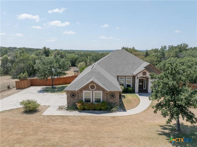 view of front of house with a front lawn