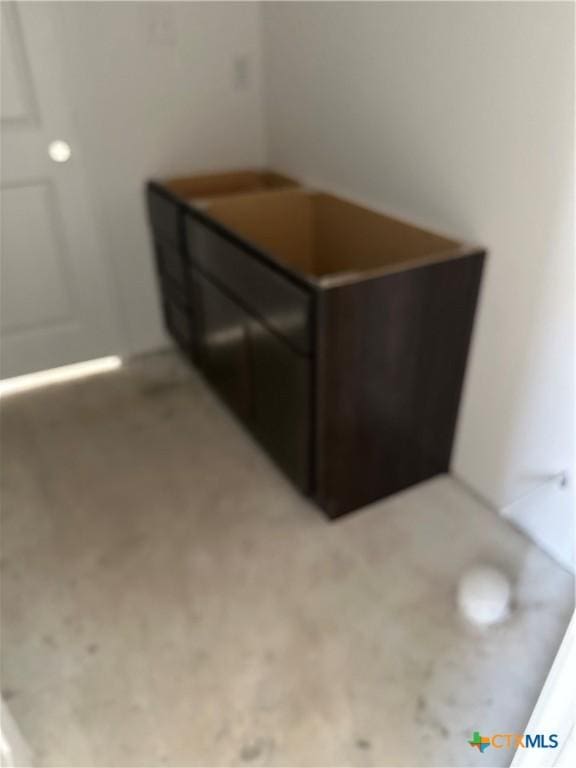 room details with carpet flooring