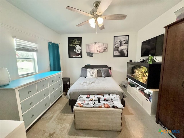 403 Suzie St, Killeen, TX 76542 - bedroom with a ceiling fan
