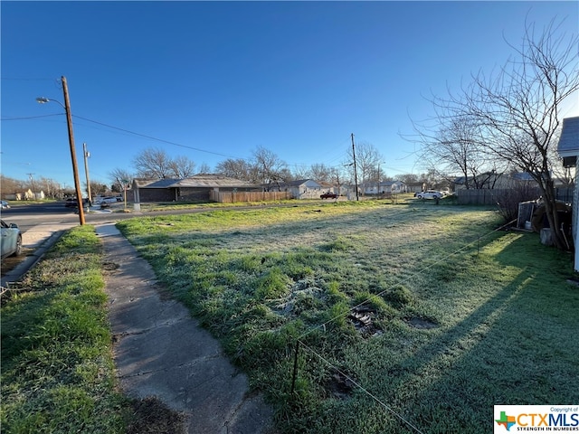 Listing photo 2 for 1118 N 18th St, Killeen TX 76541