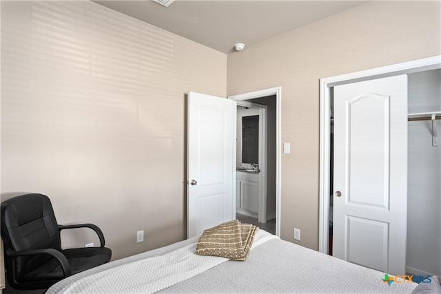 bedroom featuring a closet