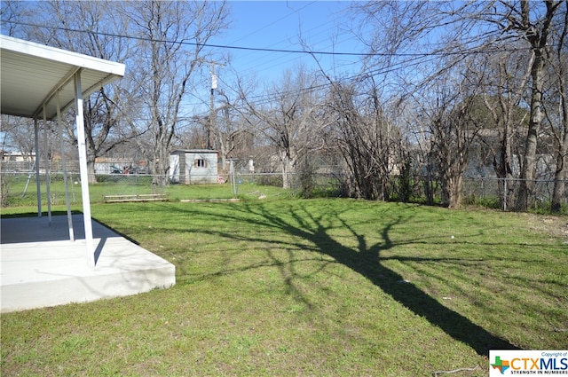 view of yard featuring a patio area