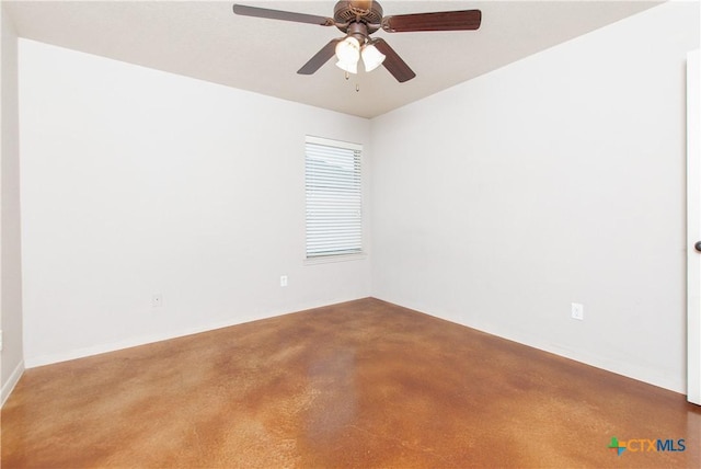 empty room featuring ceiling fan