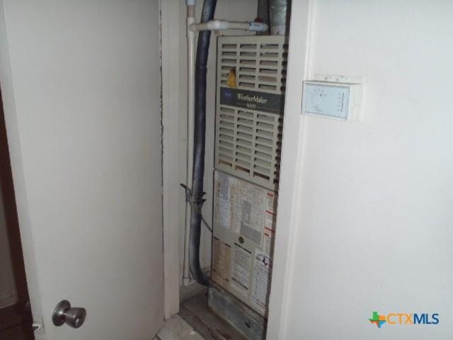 335 Hot Wells Blvd, San Antonio, TX 78223 - detailed view of a heating unit