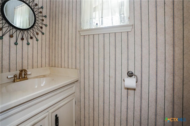 bathroom with vanity