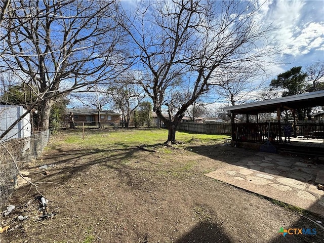 view of yard featuring a patio