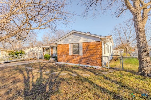 exterior space with a yard