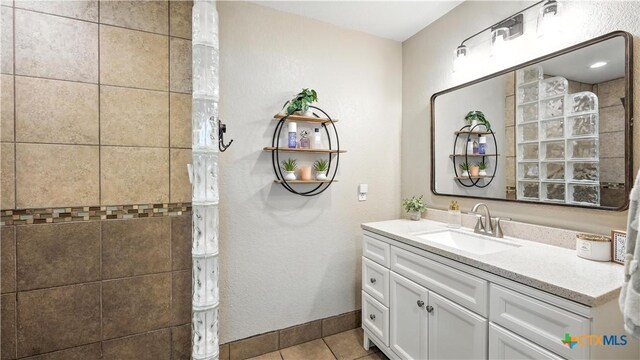 405 Pinnacle Pkwy, New Braunfels, TX 78132 - bathroom with vanity and tile patterned flooring