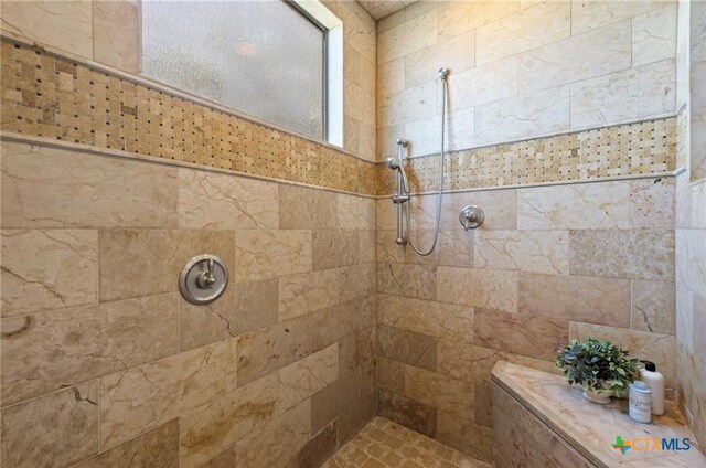 124 Schooner Dr, Lakeway, TX 78738 - full bathroom with tiled shower