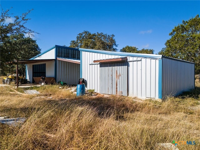 view of outbuilding