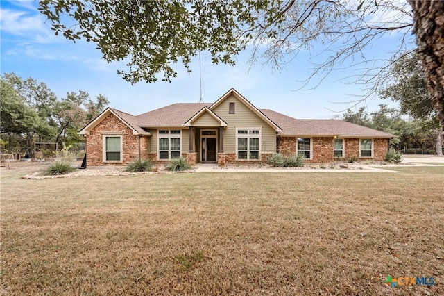 view of front of property with a front lawn