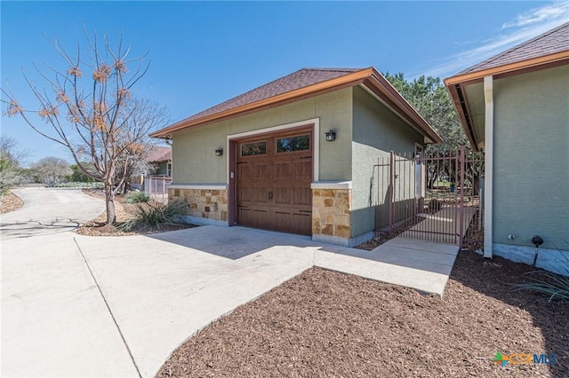 exterior space featuring driveway