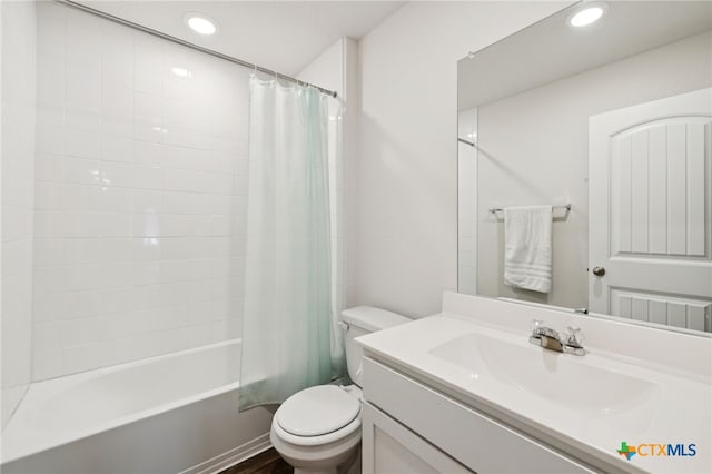 1004 Norway Dr, Seguin, TX 78155 - full bathroom featuring vanity, shower / tub combo with curtain, and recessed lighting