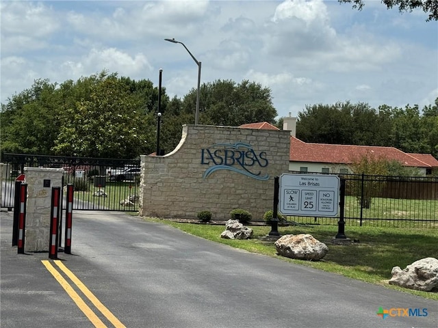 251 Las Brisas Blvd, Seguin, TX 78155 - view of community sign