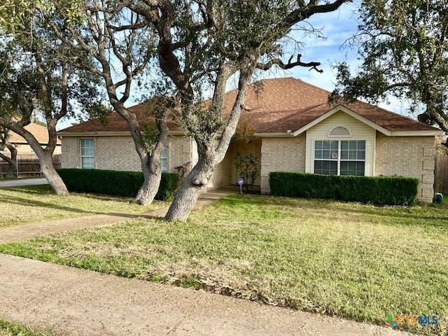 view of front of house with a front lawn