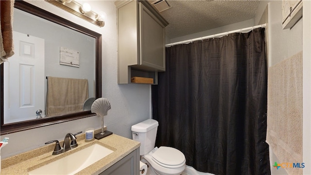 full bath with visible vents, toilet, a textured ceiling, vanity, and a shower with curtain