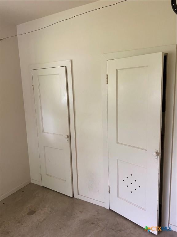 589 Bluebonnet Ln, Yoakum, TX 77995 - interior space