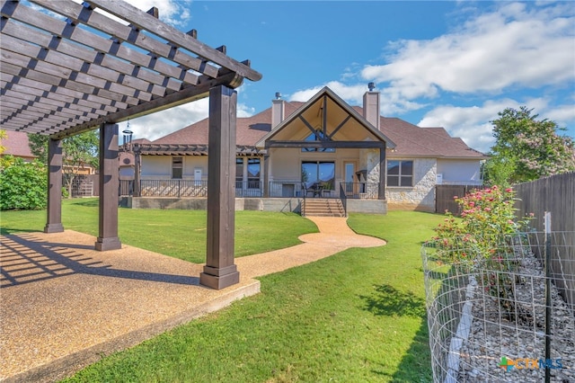 view of yard featuring a pergola