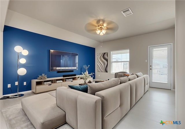 224 Bainbridge Dr, Temple, TX 76502 - living area with a ceiling fan