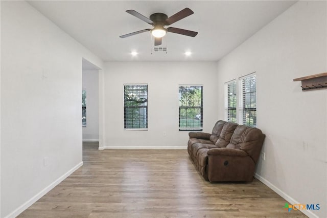 608 E 13th Ave, Belton, TX 76513 - living area with ceiling fan, wood finished floors, and recessed lighting