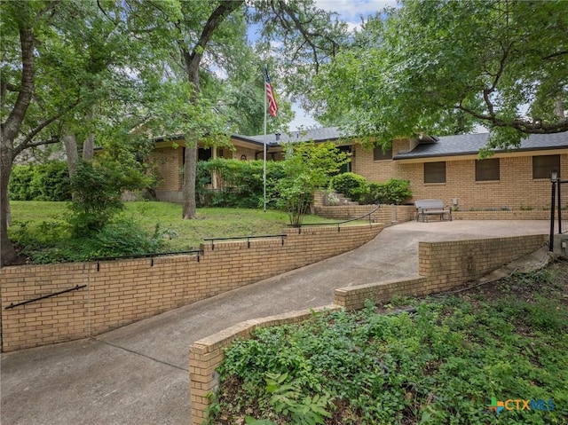 3921 Cripple Creek Dr, Temple, TX 76502 - view of property's community featuring a patio